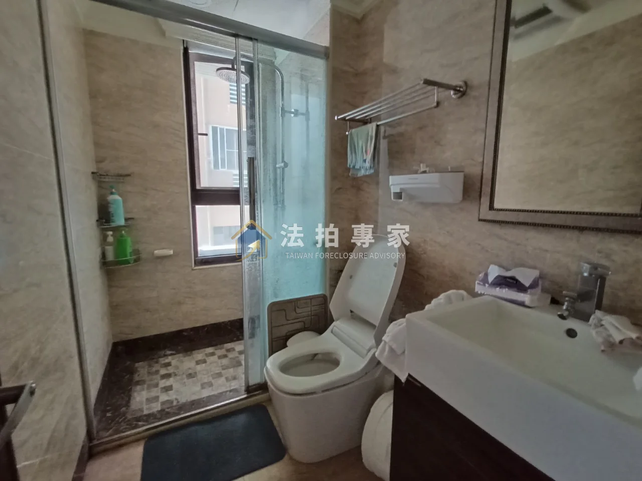 北屯┃鵬程NEW1┃四房雙平車┃法拍交屋實照交屋照片縮圖 2