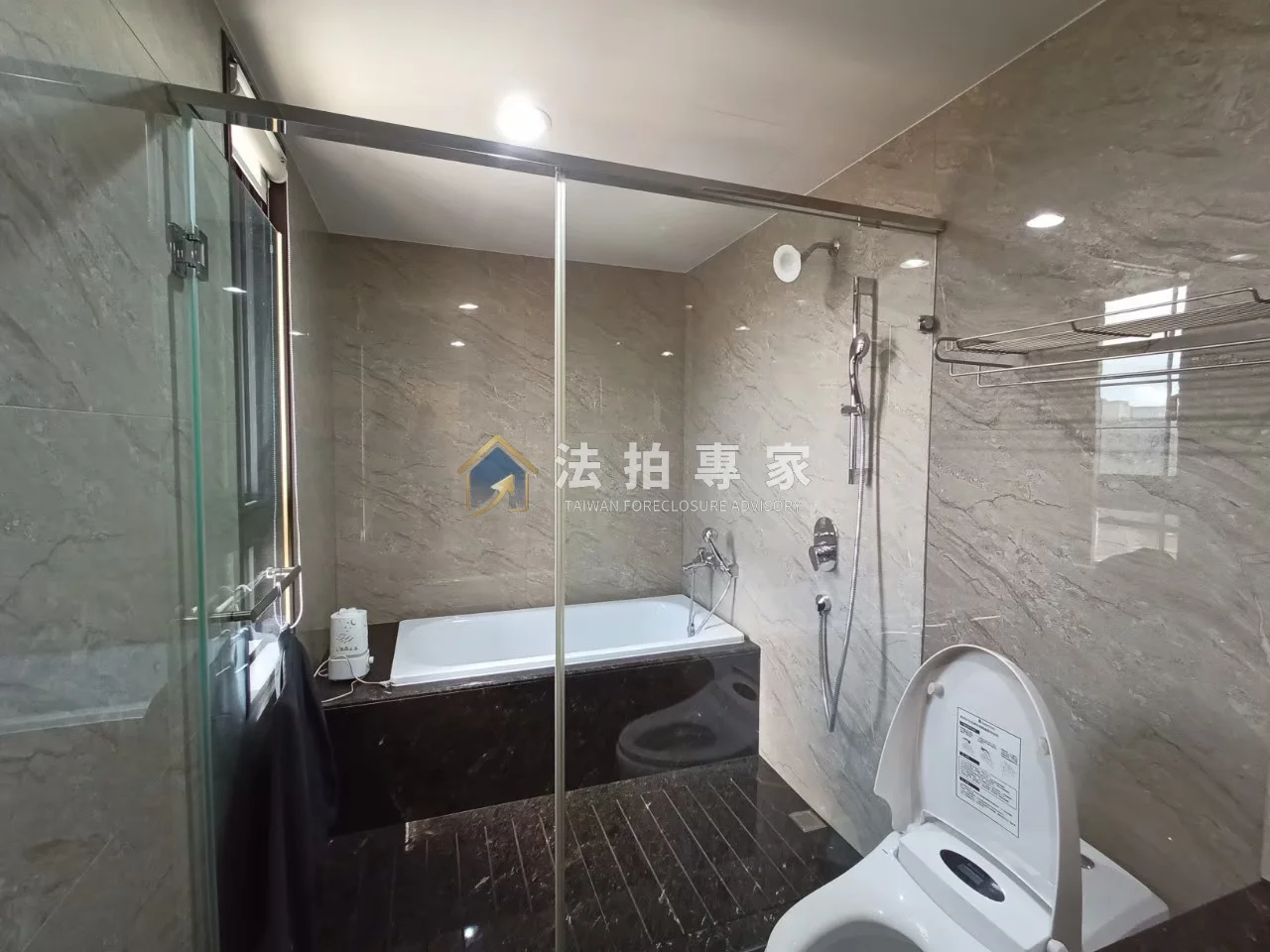 南屯┃精銳藝博匯┃法拍交屋實照交屋照片縮圖 3
