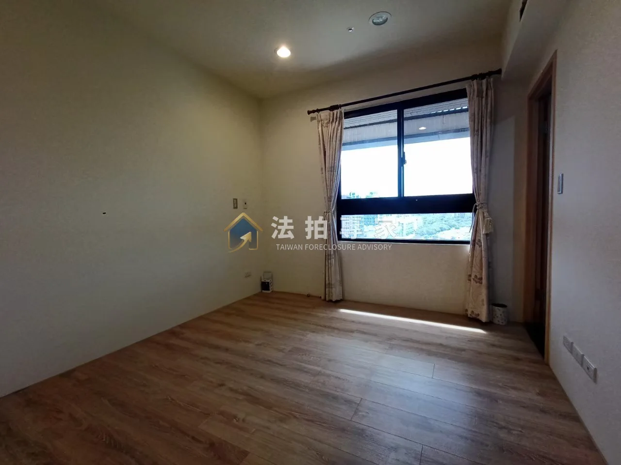南屯┃精銳藝博匯┃法拍交屋實照交屋照片縮圖 4