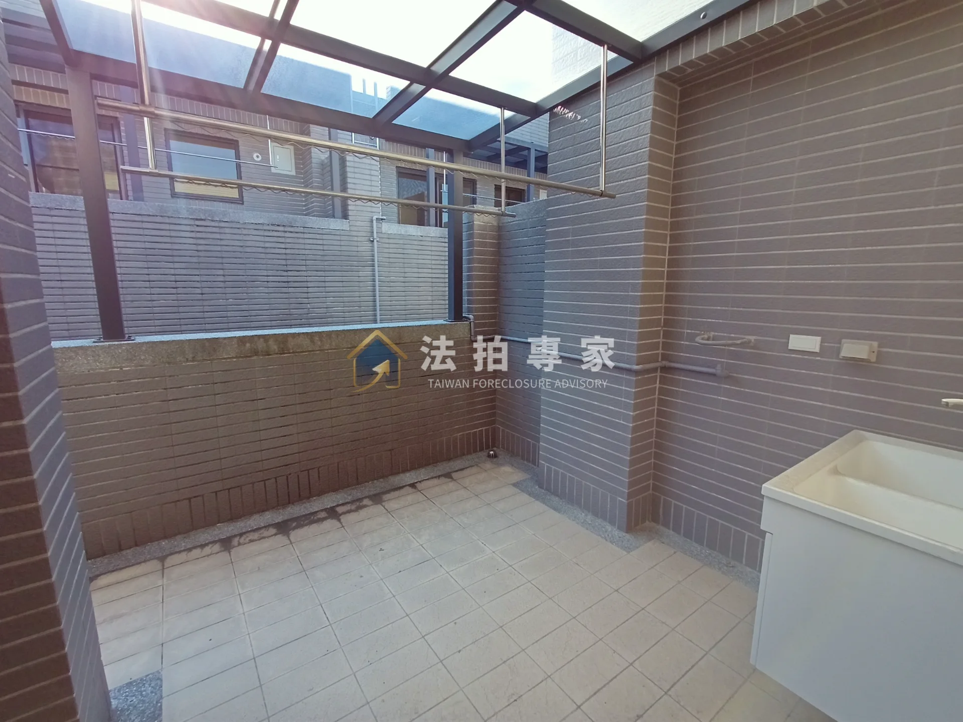 北屯┃國雄清水硯電梯別墅┃法拍交屋實照交屋照片縮圖 3