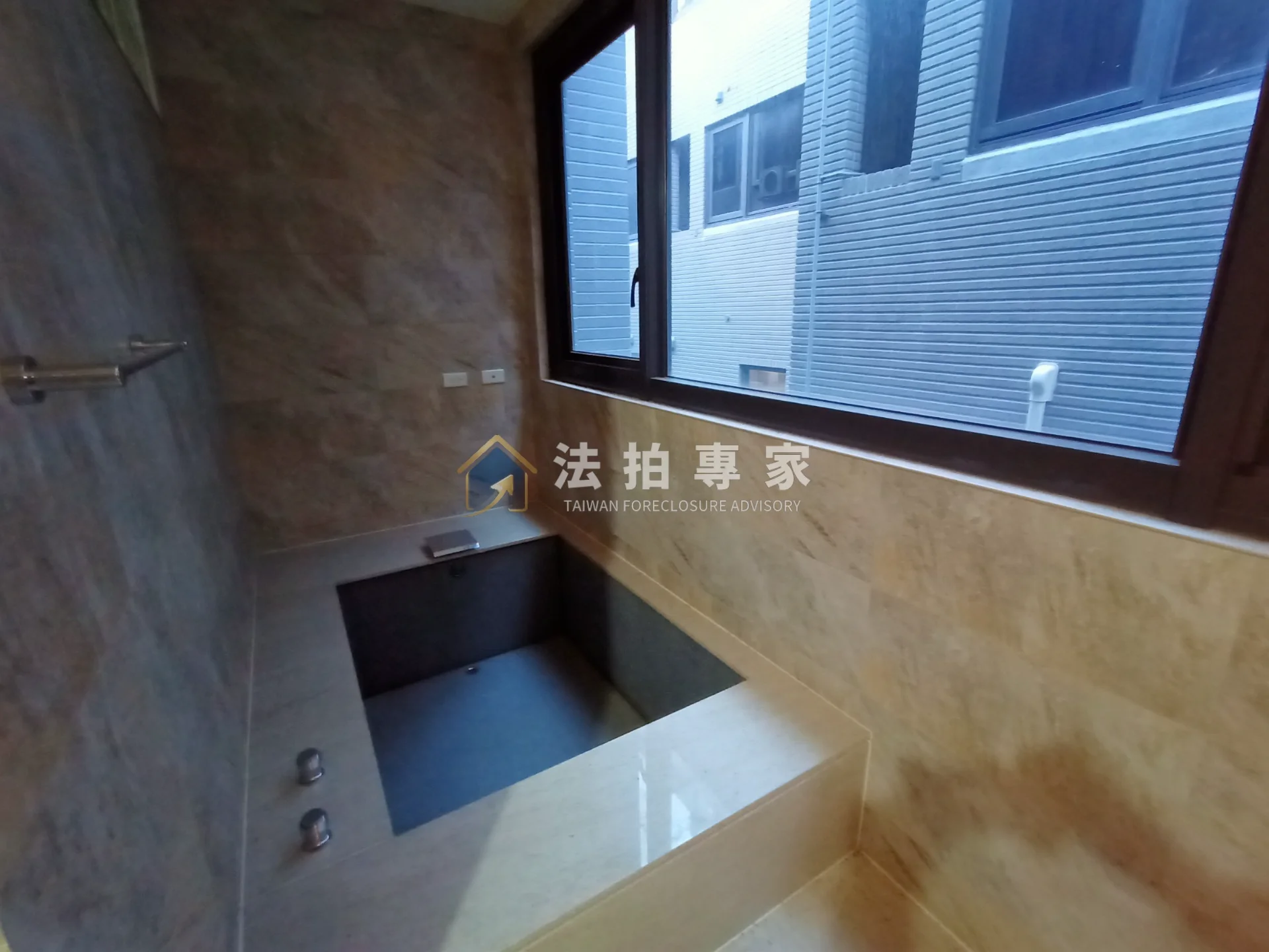 北屯┃國雄清水硯電梯別墅┃法拍交屋實照交屋照片縮圖 5
