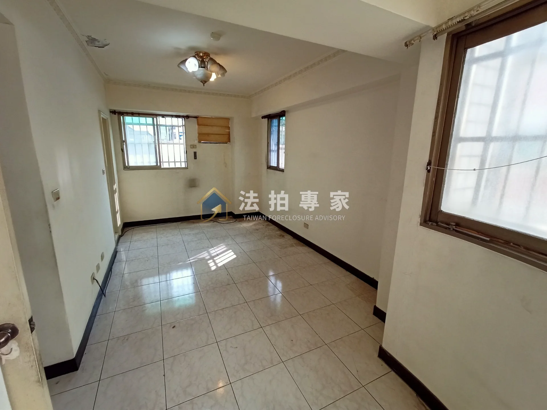 西區┃昇平街┃電梯三房┃法拍交屋實照交屋照片縮圖 5