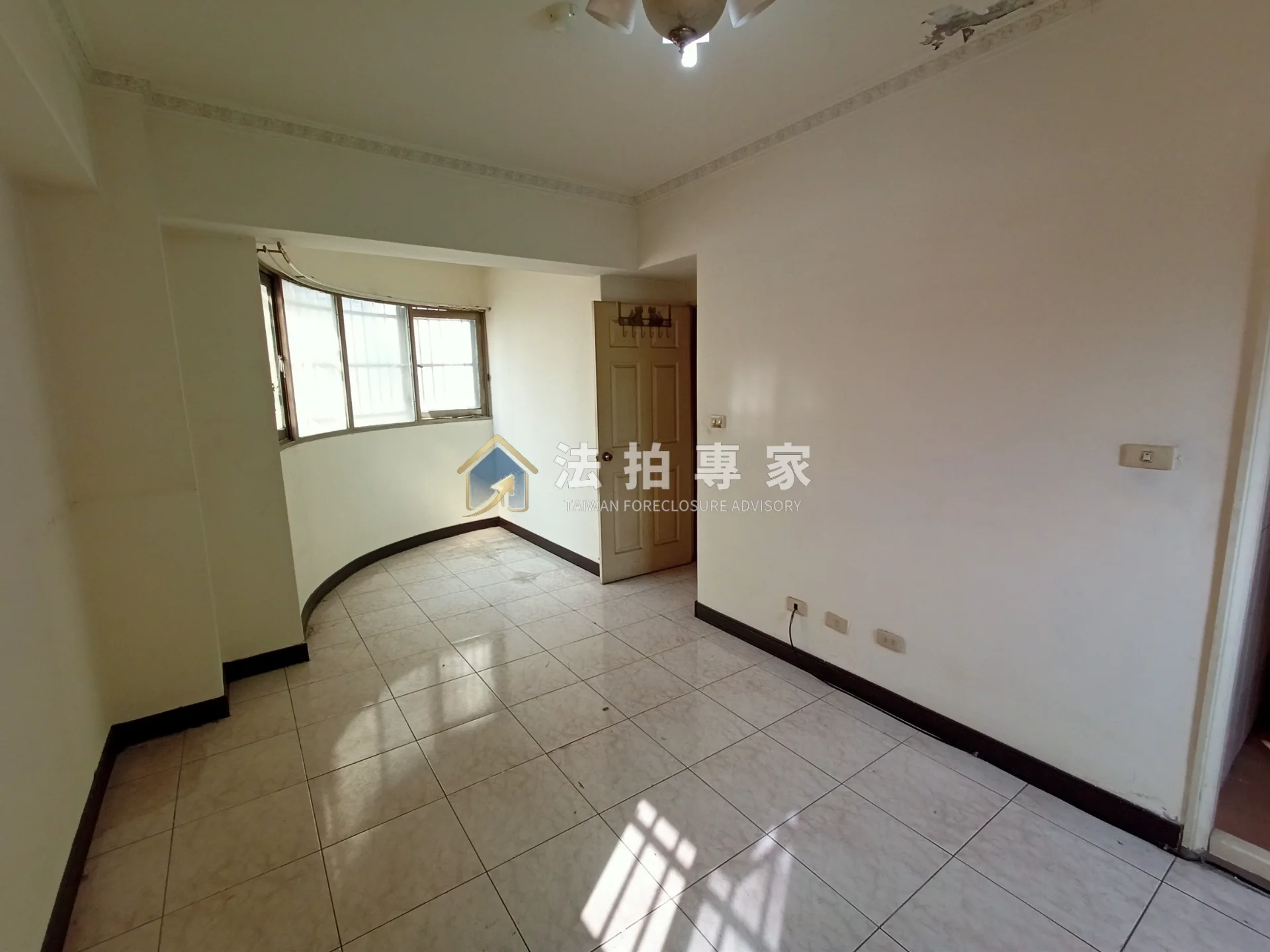 西區┃昇平街┃電梯三房┃法拍交屋實照交屋照片縮圖 6
