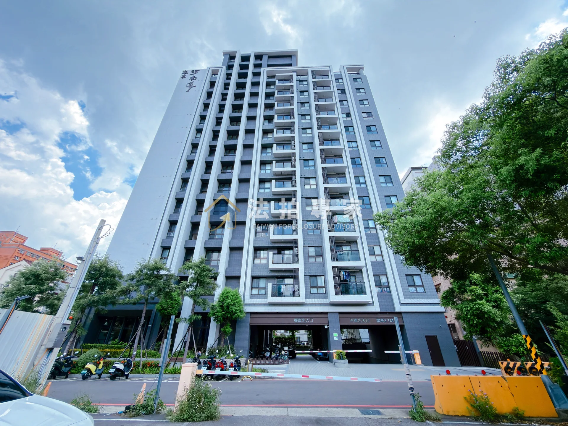 西屯・親家河南道.三房平面車位