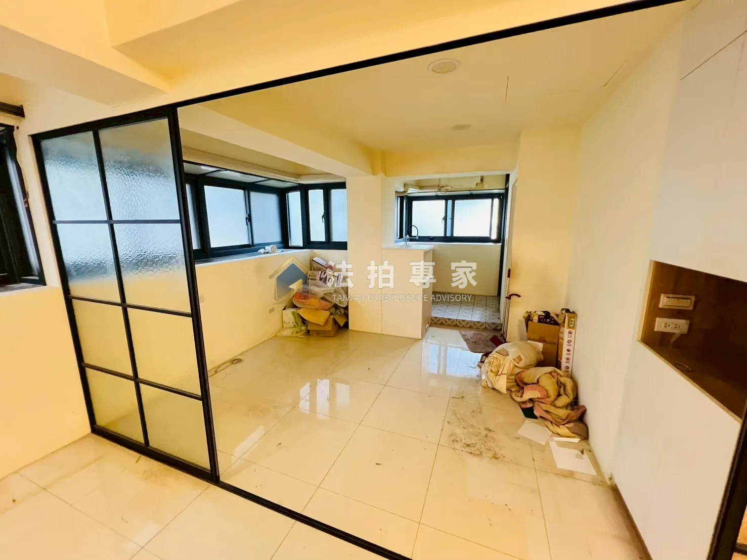 北區┃梅亭街┃電梯套房┃法拍交屋實照交屋照片縮圖 3