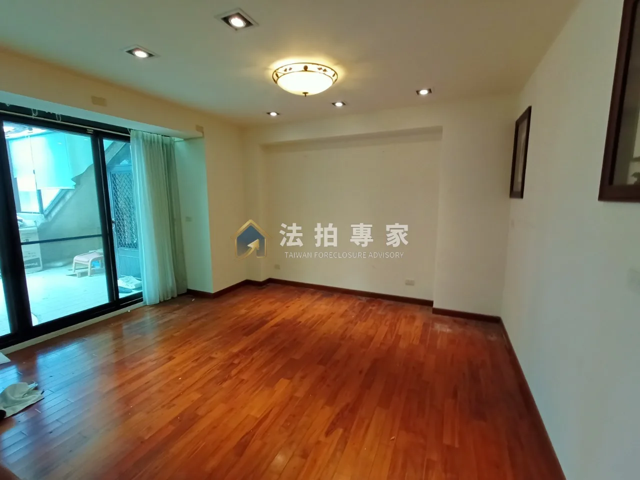 竹北┃文義街┃臨路百坪別墅┃法拍交屋實照交屋照片縮圖 2