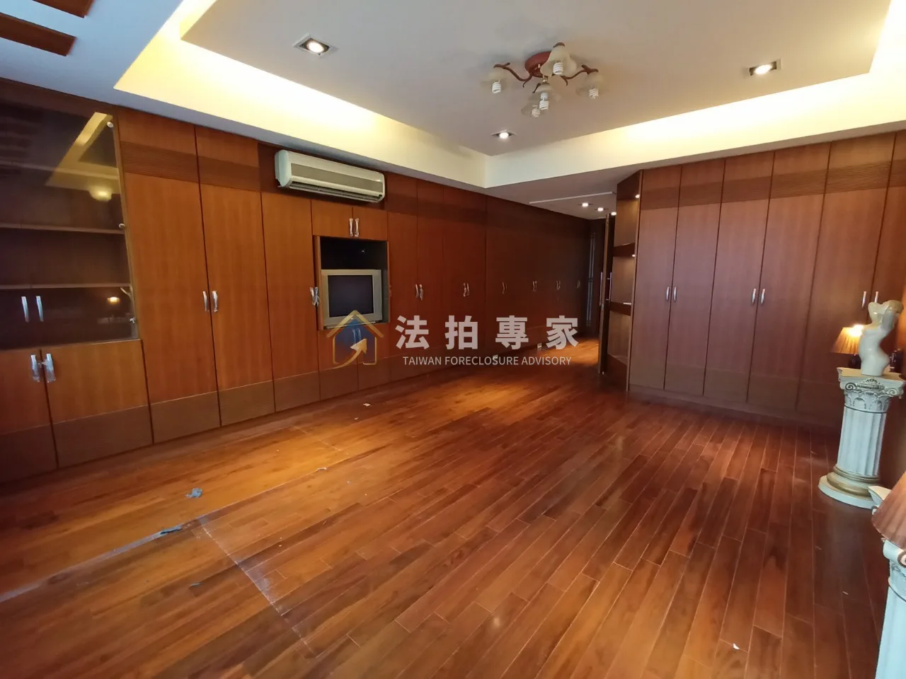 竹北┃文義街┃臨路百坪別墅┃法拍交屋實照交屋照片縮圖 5