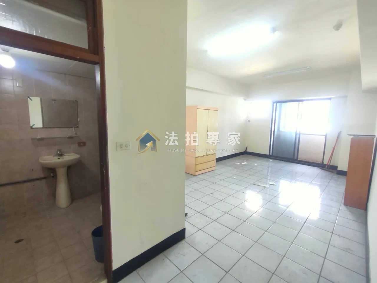 北區┃中清路捷運站┃大套房┃法拍交屋實照交屋照片縮圖 3