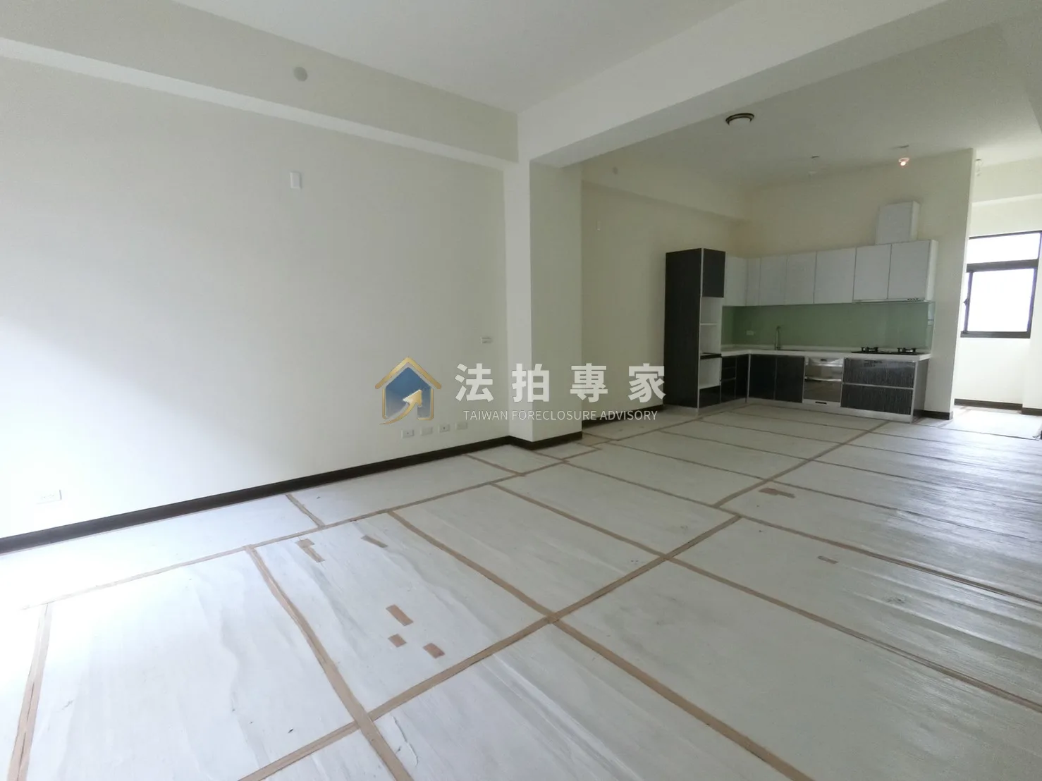 清水┃民和路┃全新電梯別墅┃法拍交屋實照交屋照片縮圖 2