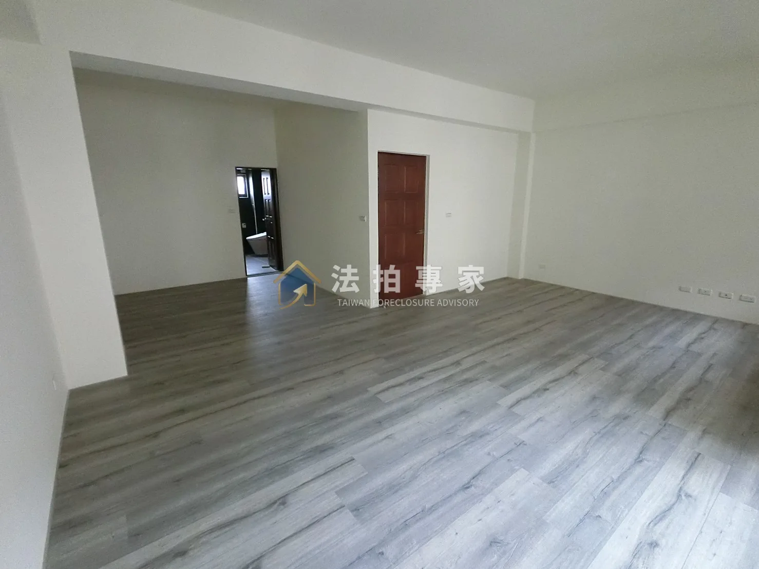清水┃民和路┃全新電梯別墅┃法拍交屋實照交屋照片縮圖 9