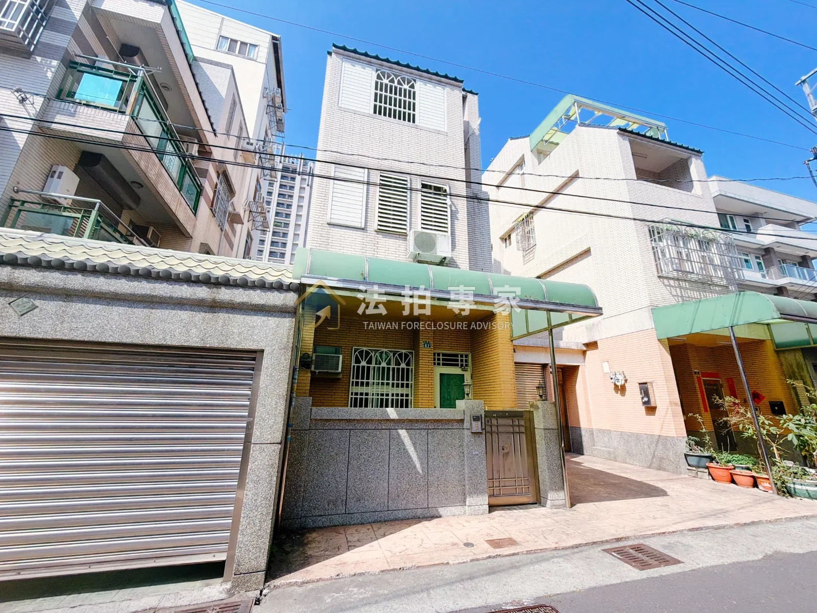 大里・永隆路・臨路邊間四樓透天