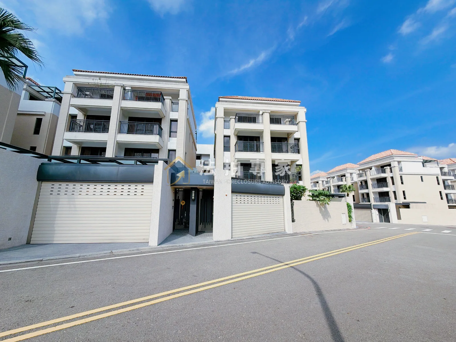 台中市霧峰區霧峰・百昱海德堡莊園・雙車臨路別墅法拍屋案件照片