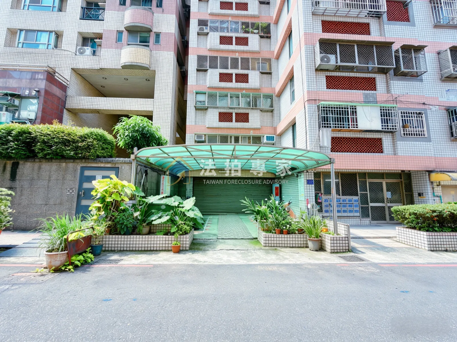 北屯．安順一街．一樓住家店面附雙車位照片 2縮圖