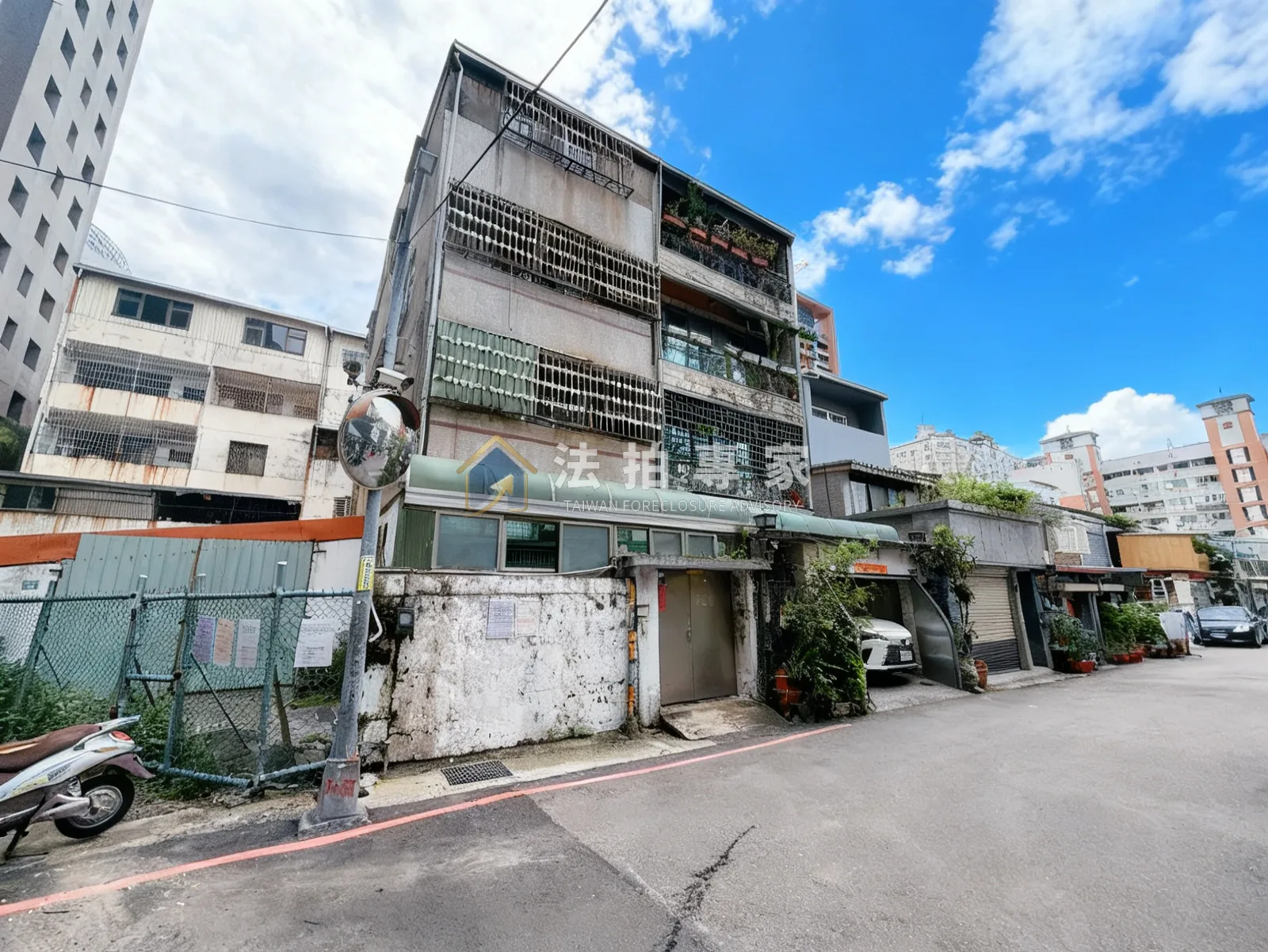 西區・精誠十五街・大地坪邊間透天照片 2縮圖