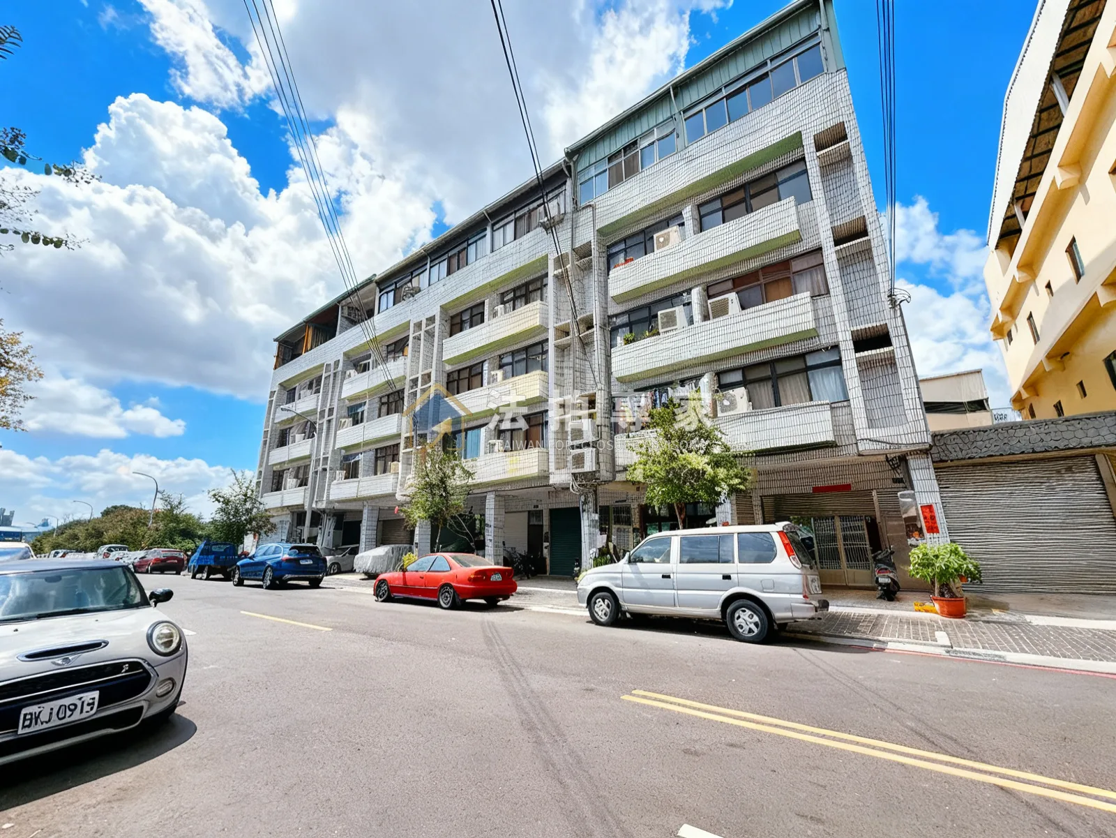 南區・大慶街・收租透天店面+9間套房照片 3縮圖