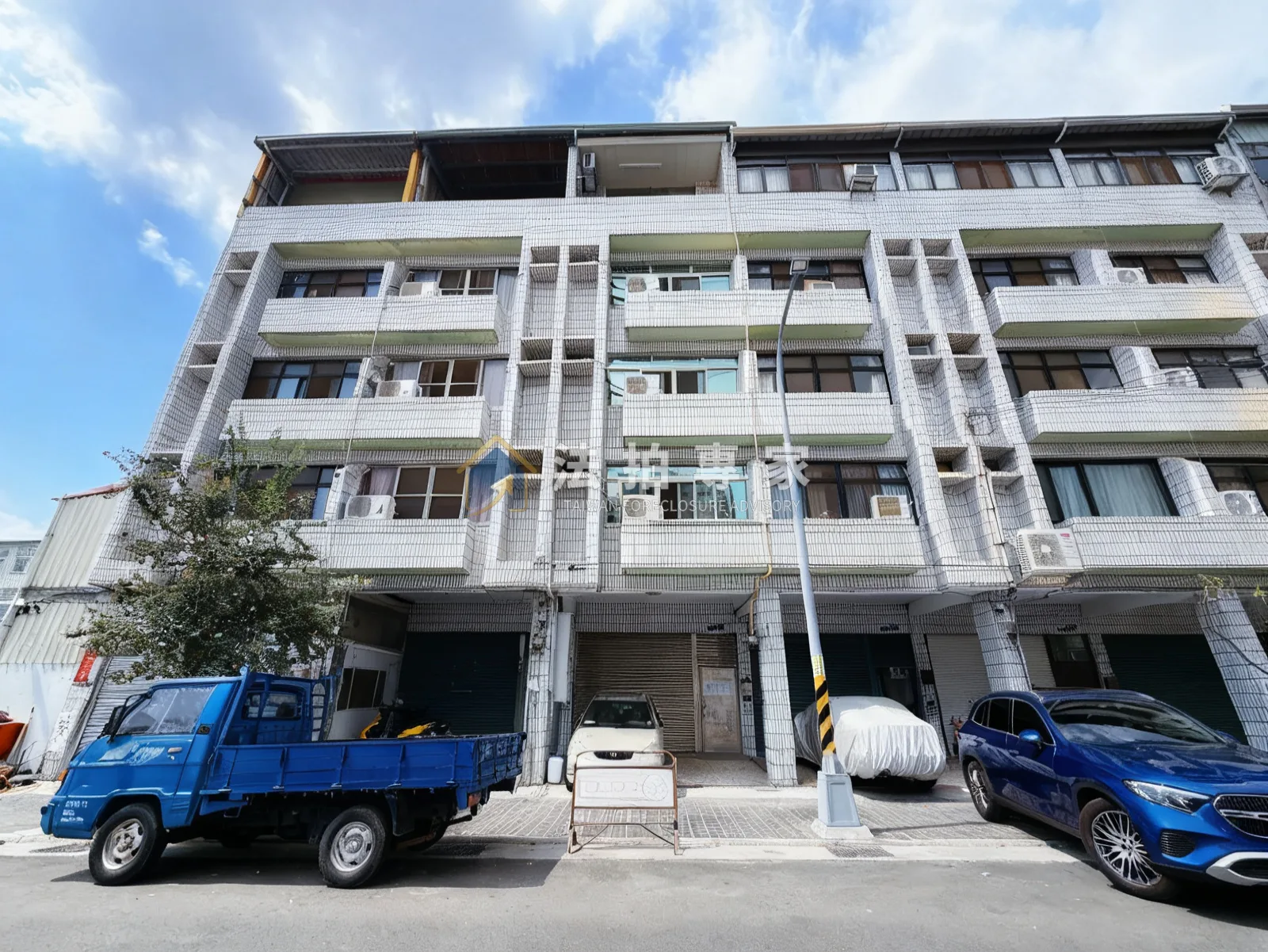 南區・大慶街・收租透天店面+9間套房照片 2縮圖